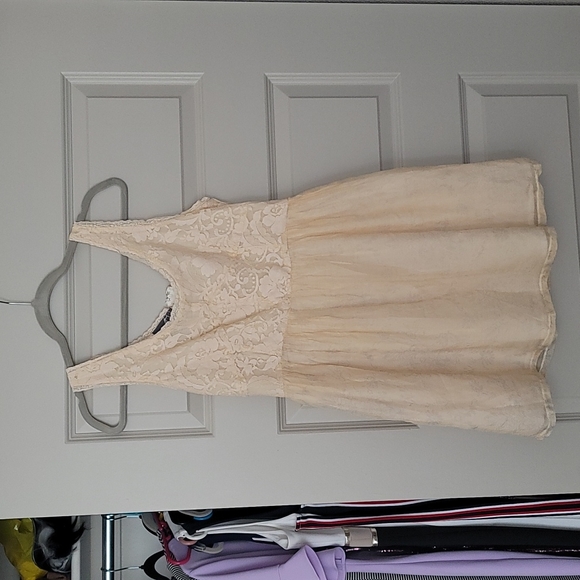 NWOT Lacy Beige Summer Dress with 100% Silk Skirt - Picture 2 of 8